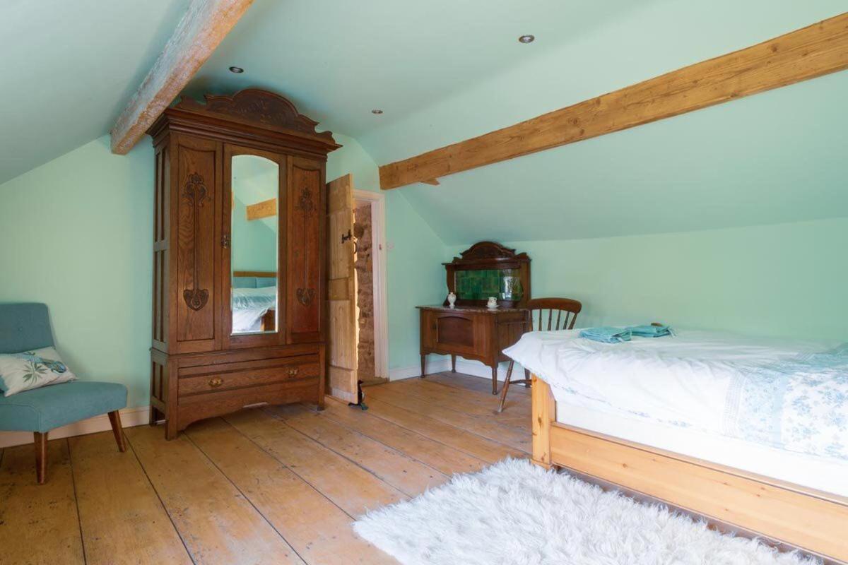 Lee House Farm Holiday Cottage With Possible Use Of Hot Tub Ninety Pounds A Session Waterfall Eksteriør bilde